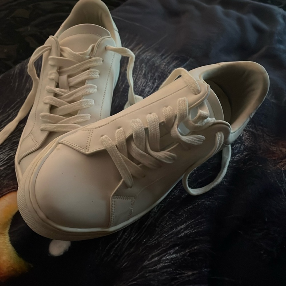 Nice tennis shoes